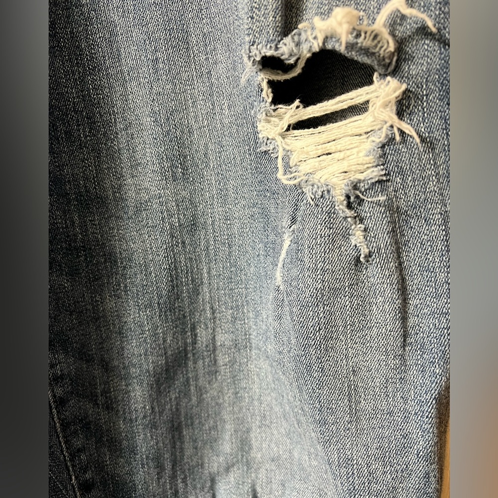Maurice’s Distressed Jeans - Picture 3 of 10